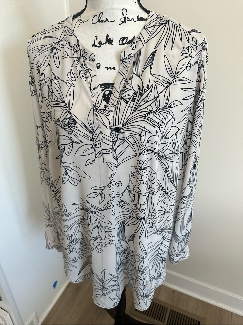 Premise Studio Black & White Floral Blouse
